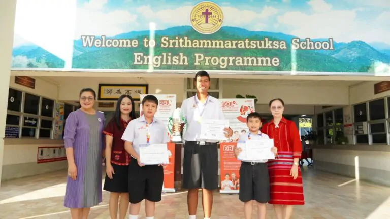 Read more about the article Congratulations to English Programme students receiving certificates and trophy in sport and academic achievement.